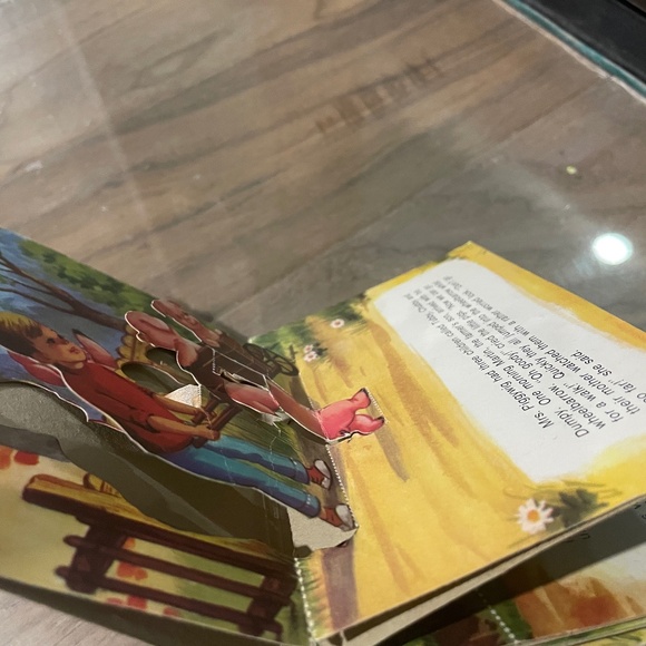 Vintage Set of 2 Pop-Up Children's Books: Pigs and Goats - Picture 6 of 11